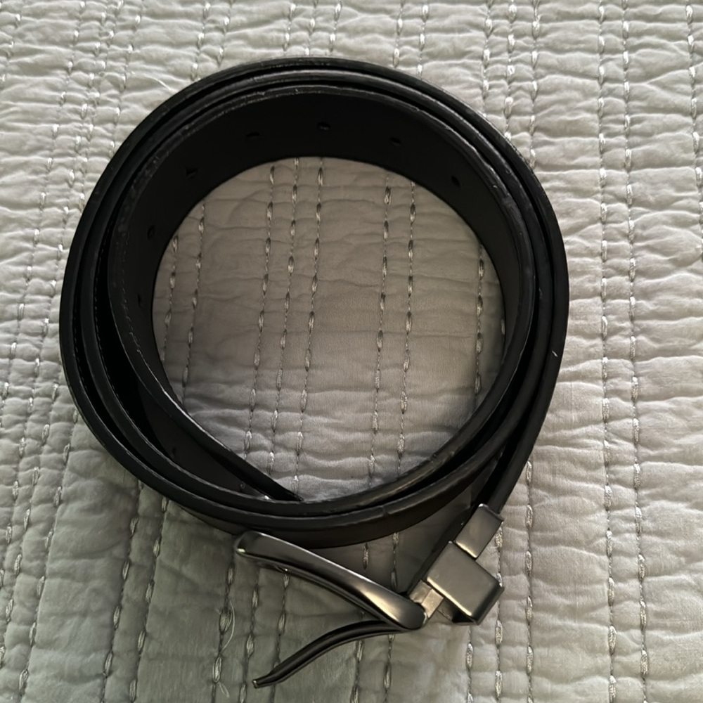 Levi’s Men’s Belt. Like New - Picture 3 of 10